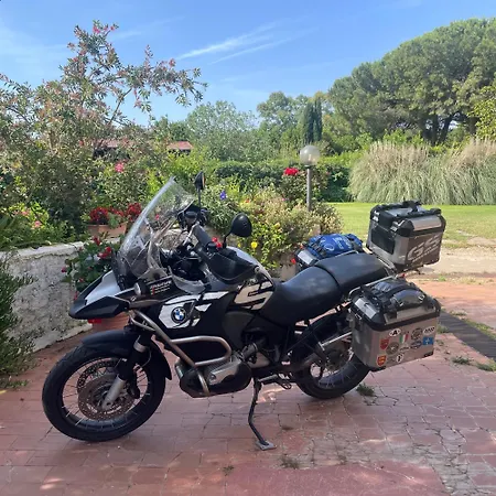 Sans Souci Bed & Breakfast 3*